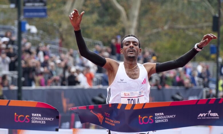 Tamirat Tola sets NYC Marathon course record to win men’s race Tamirat Tola sets NYC Marathon course record to win men’s race