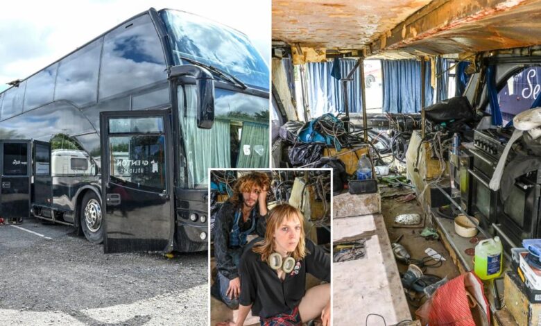 2 Oxford students living in a broken tour bus — previously owned by Sugababes — due to cost of living