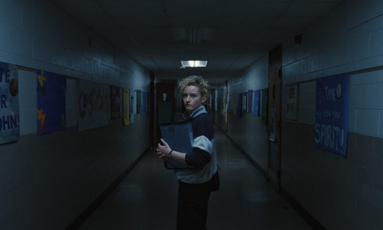 Unpredictable, half -closed thriller weapons are guilty of mistreatment with a bone object