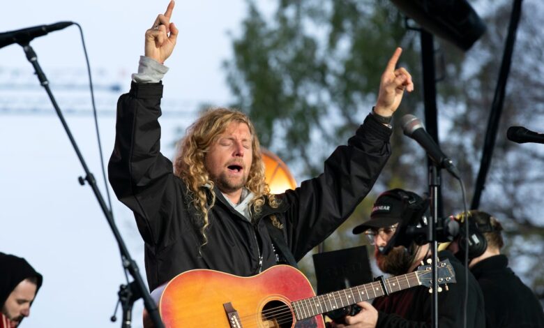 Maga-Lied Singer Sean Feucht denied permit for concert in West Kelowna, BC