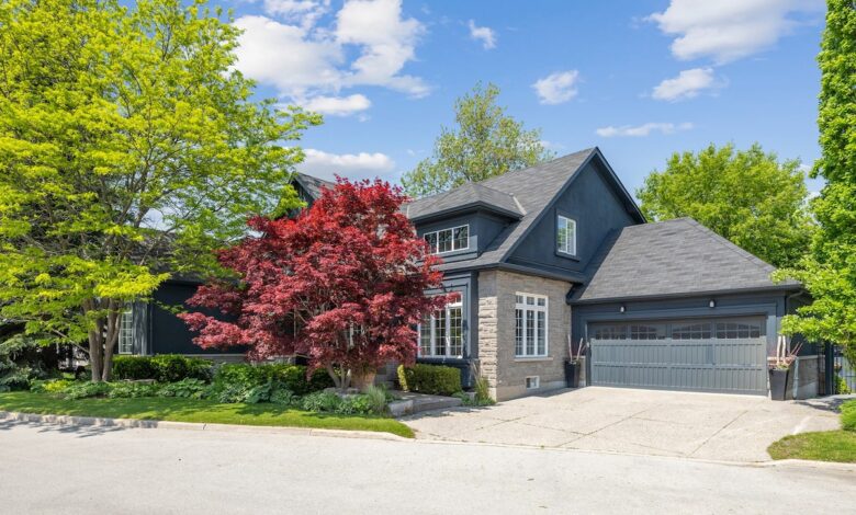 ‘Bungaloft’ seller near the center of Oakville rejects Lowball offer