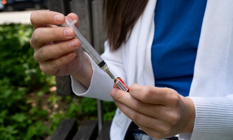 Opioid deaths fall nationwide, rise in Quebec and NL