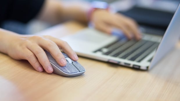 People who read AI compations on Google Search instead of news stories, warn media experts