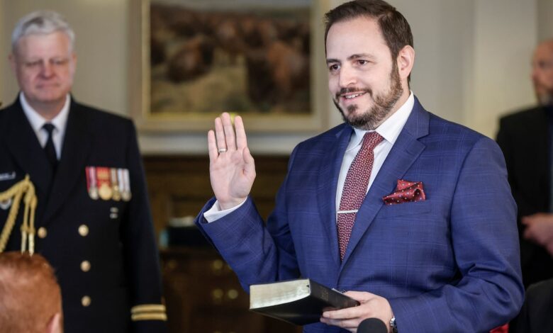 Alberta Minister calls the teacher union ‘manipulative’ as a strike of lockout looms in the midst of book ban