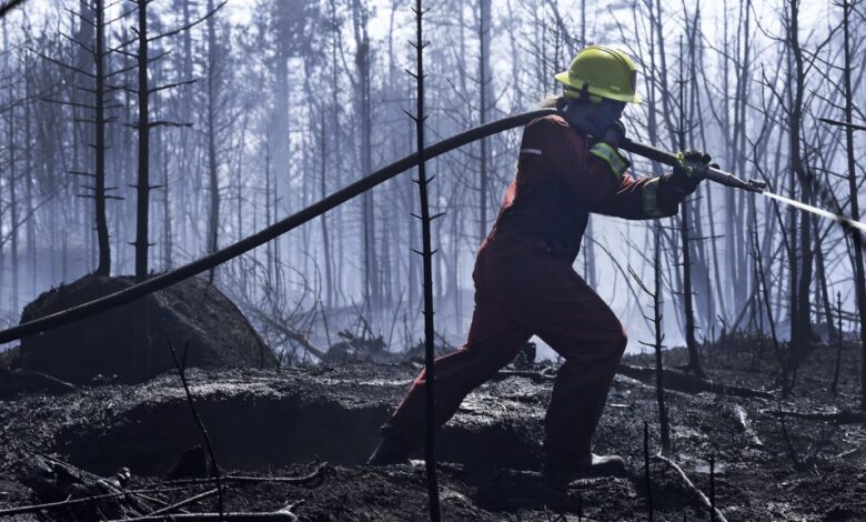 Crews wrapping perimeter of Long Lake Wildfire, with promise